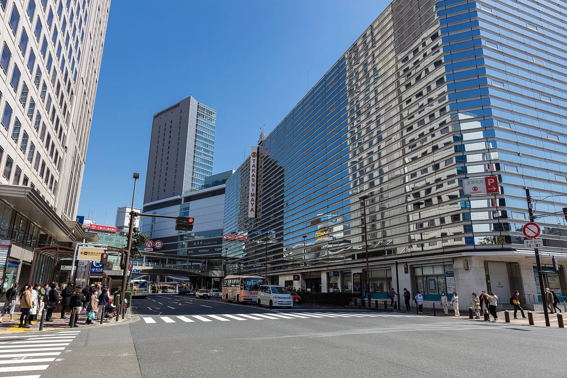 横浜駅西口・高島屋周辺の街並み