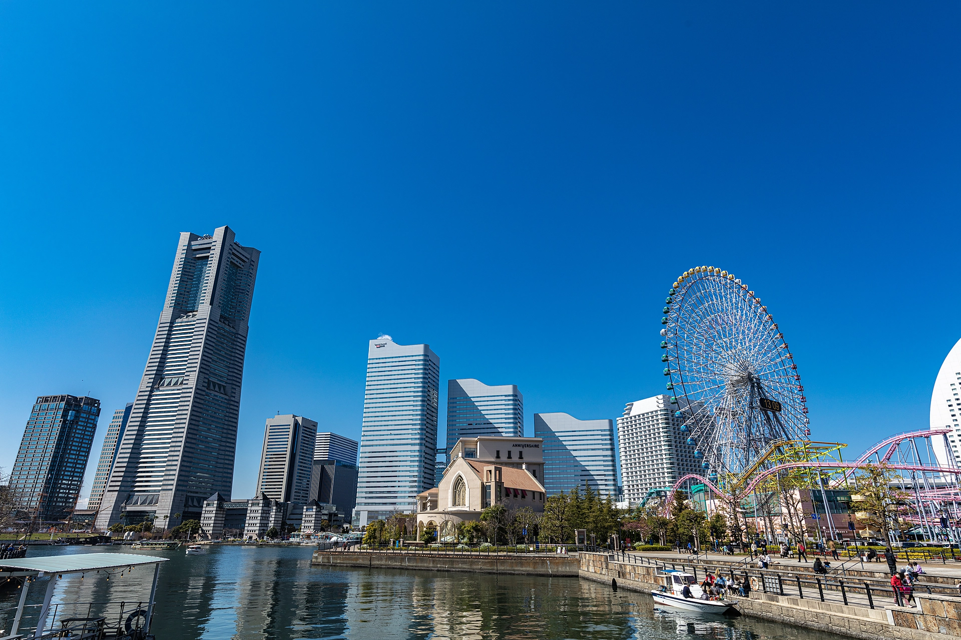 高島・横浜駅東口寄りの街並み